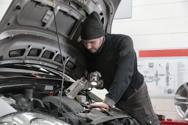 When Your Car Kept Secrets: The Lost Era of the Mysterious Breakdown